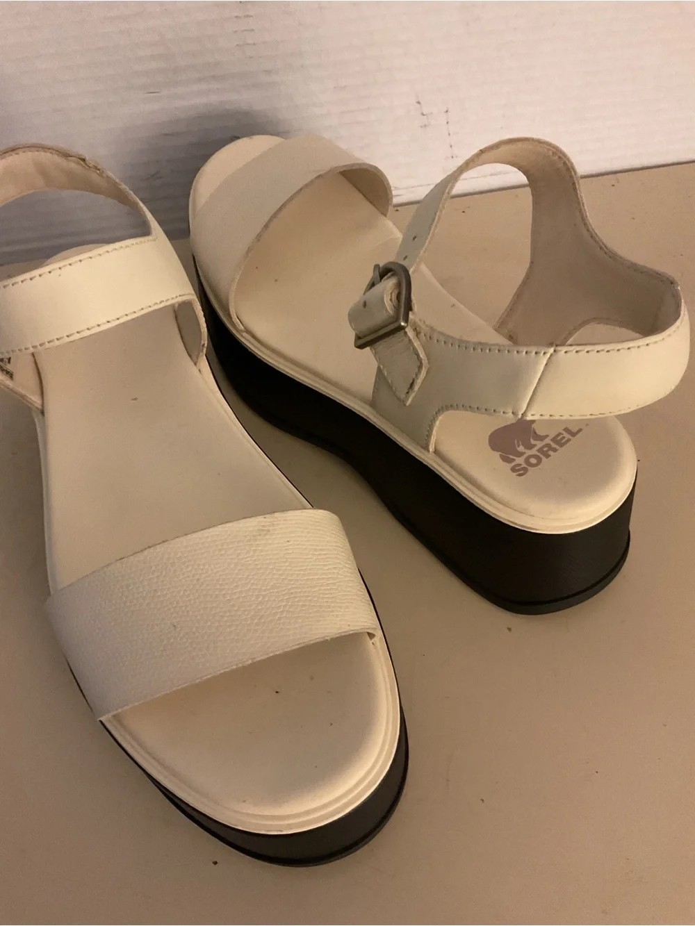 Sorel women crème leather platform wedge sandals US 8